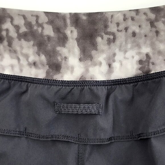 Lululemon Tracker Athletic Running Shorts Snowy Owl Grey Lined 4" Inseam Size 6 - Picture 4 of 11